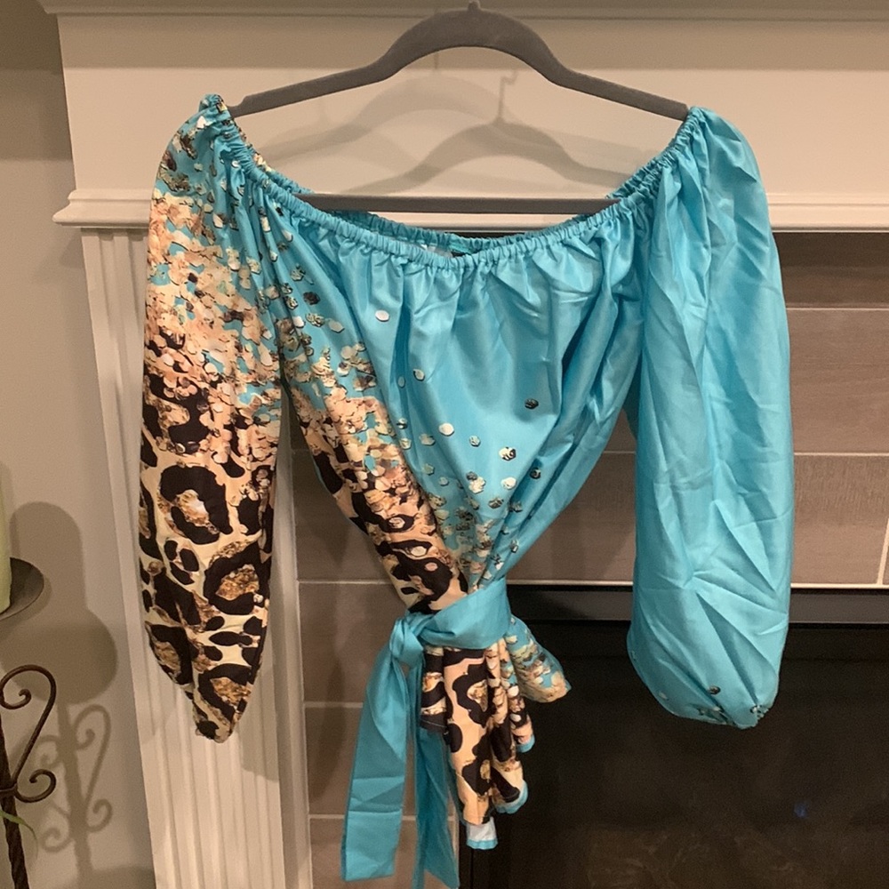 Chic Me 🎉HP🎉 NWOT off shoulders set with matching shorts - Picture 3 of 8